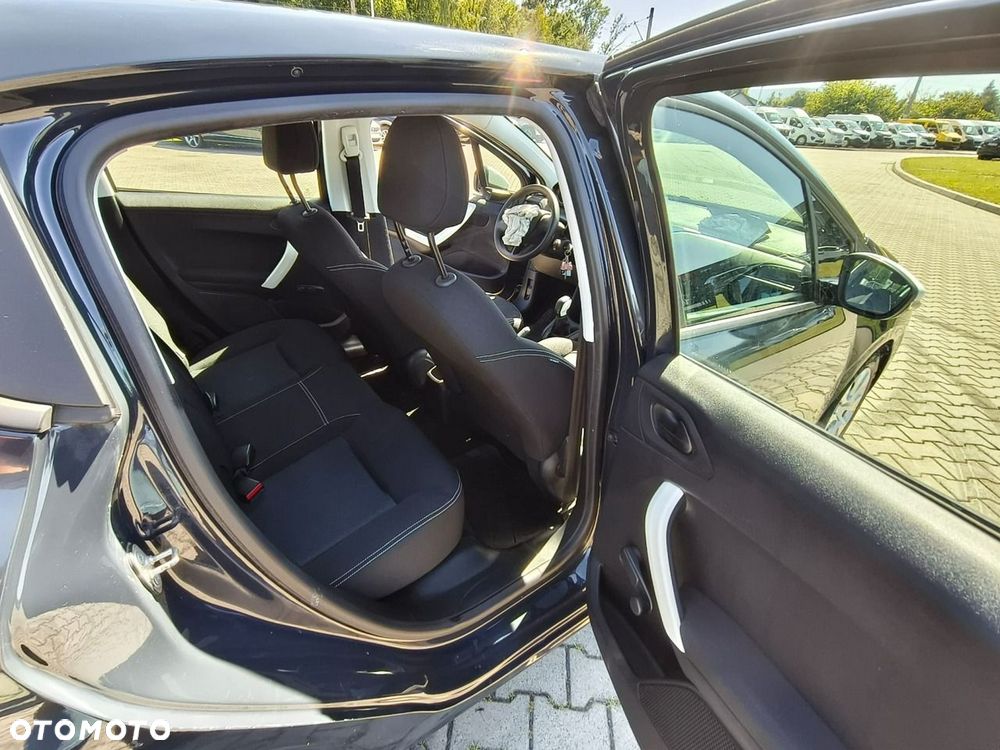 Peugeot 208 - 16