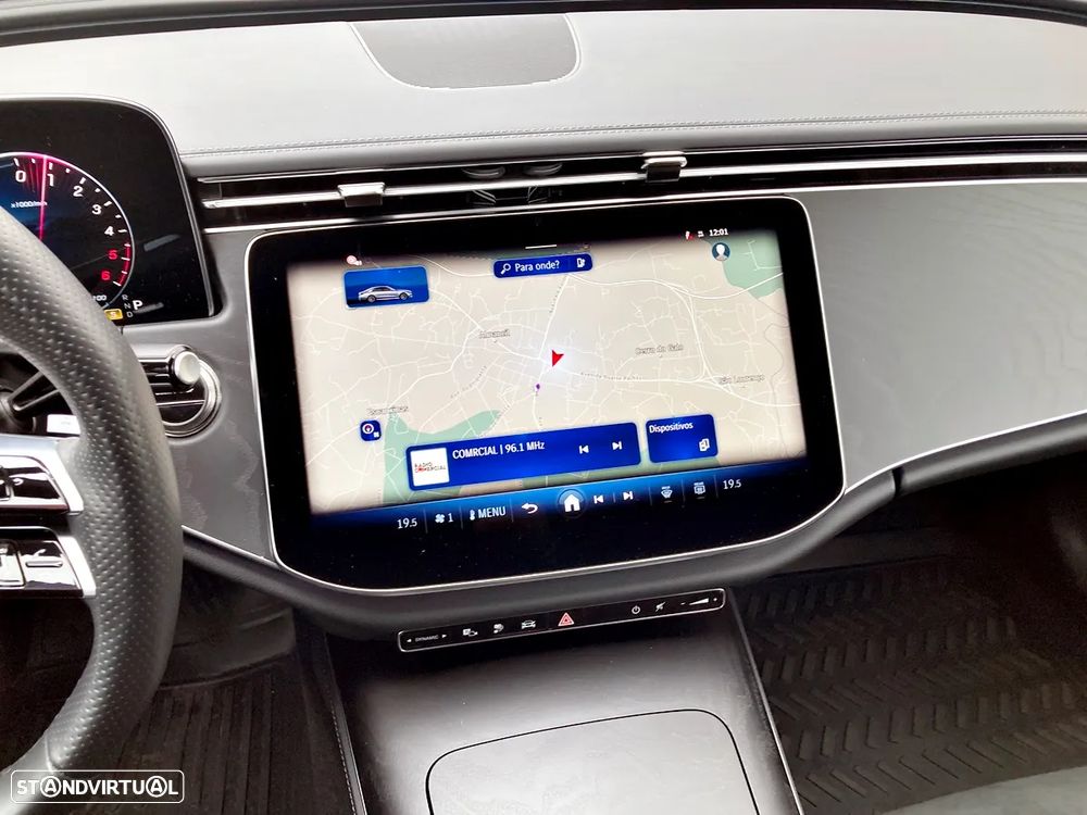 Mercedes-Benz E 300 e AMG Line - 16