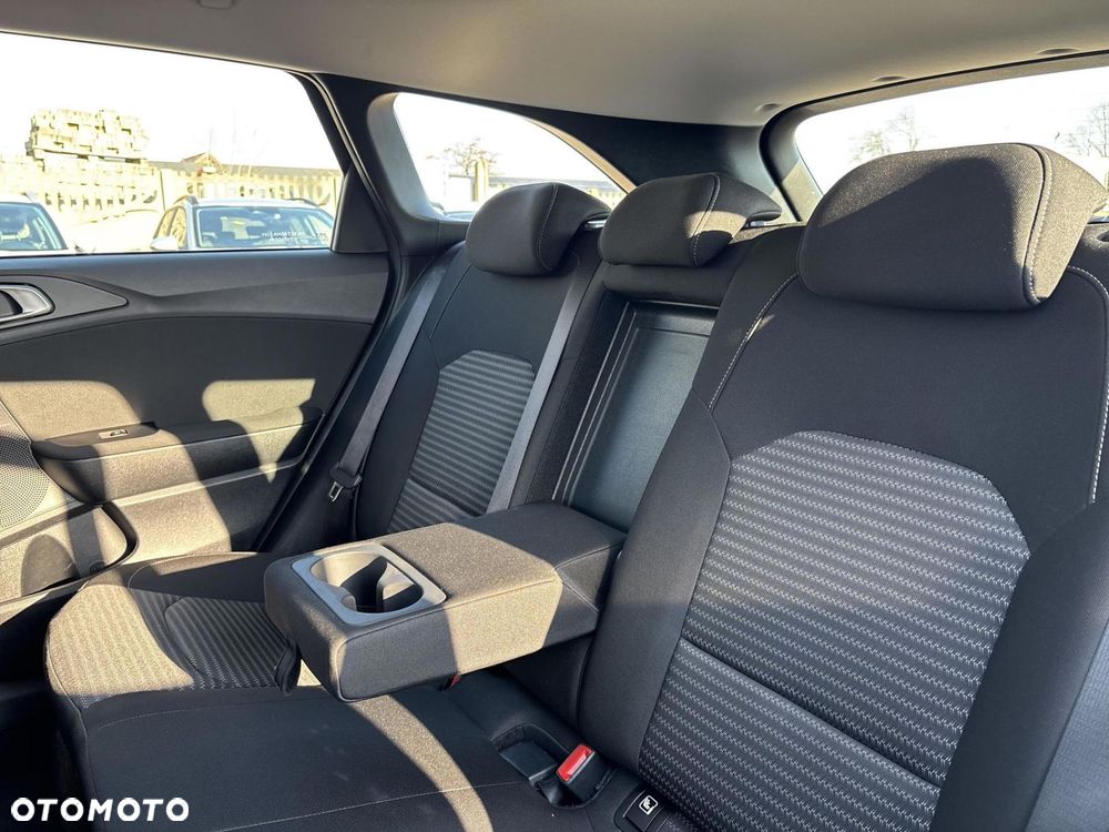 Kia Ceed 1.5 T-GDI M DCT - 16