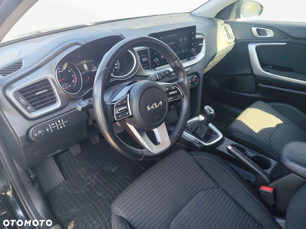 Kia Ceed - 9