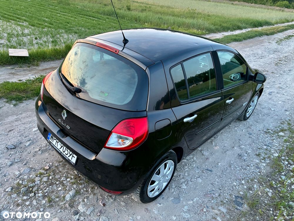 Renault Clio - 16