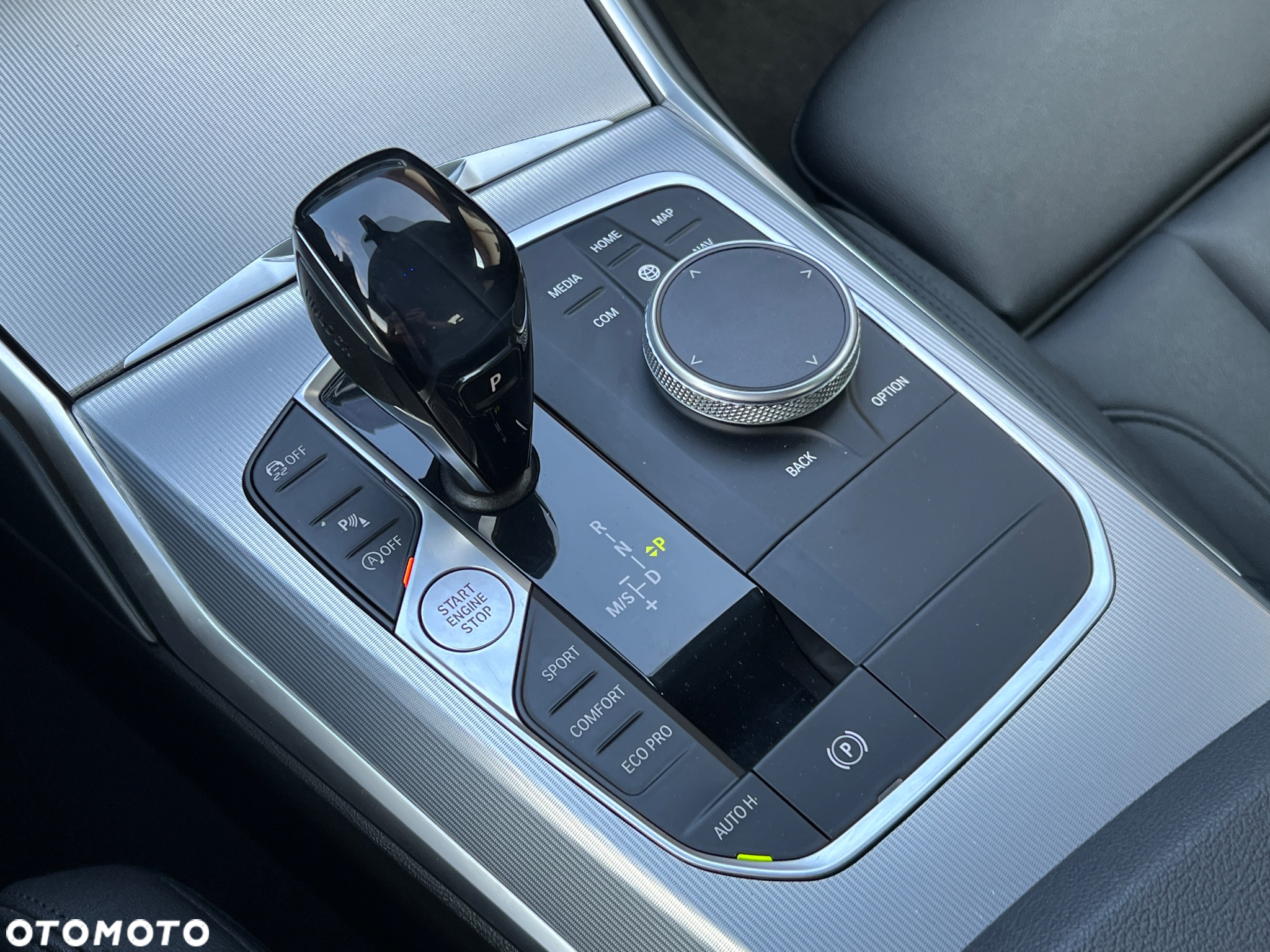 BMW Seria 3 330i Advantage - 34