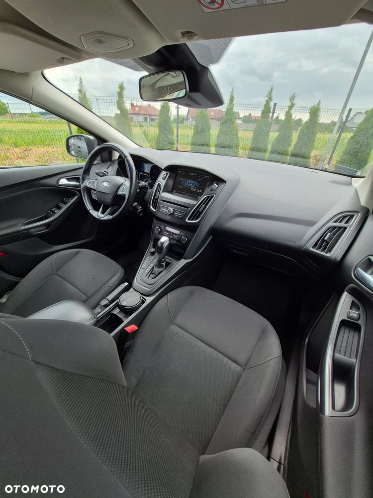 Ford Focus - 32