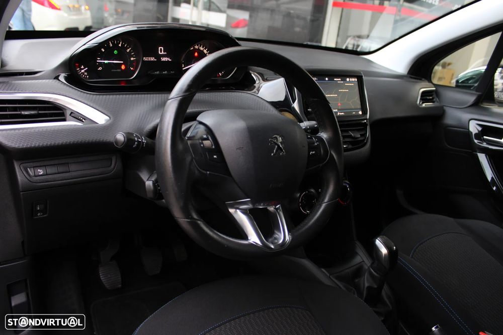 Peugeot 208 1.2 PureTech Style - 21