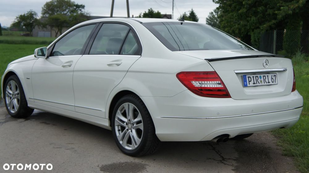 Mercedes-Benz Klasa C 180 CGI Automatik BlueEFFICIENCY - 9