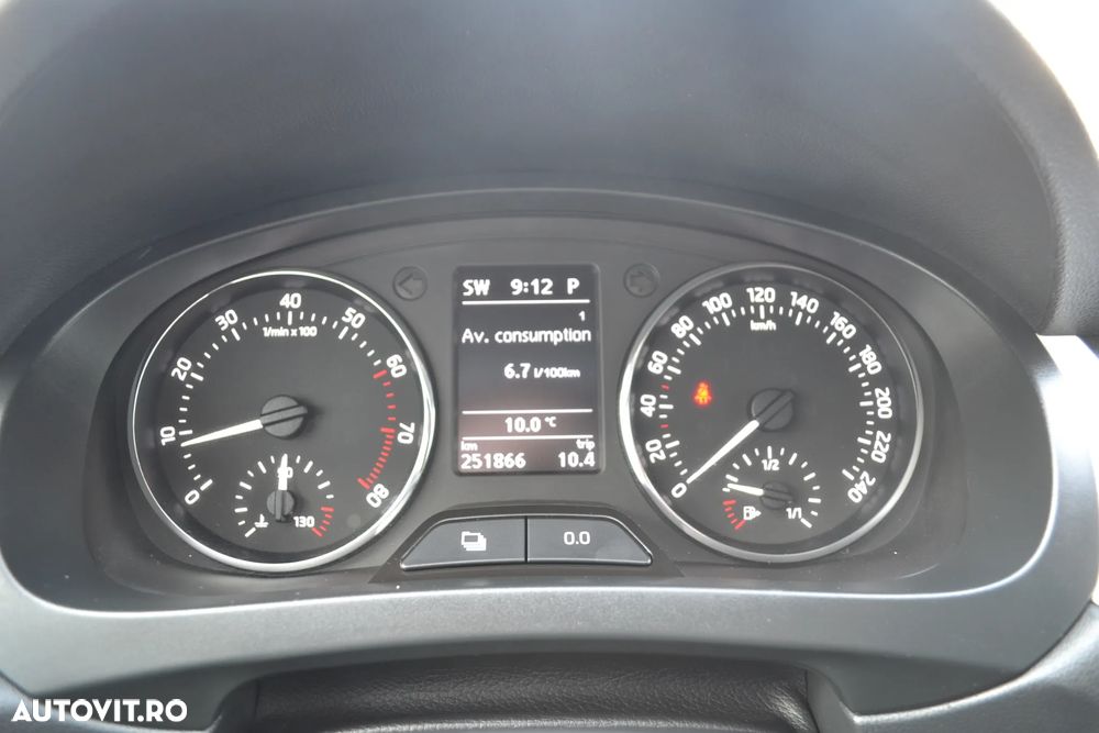 Skoda RAPID 1.4 TSI DSG Ambition - 18