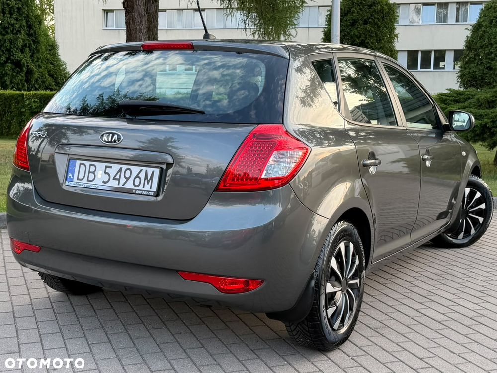 Kia Ceed 1.4 CVVT Dream-Team Edition - 22