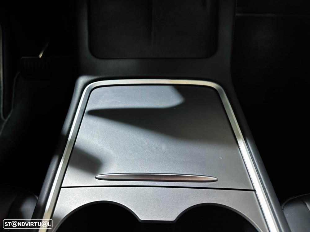 Tesla Model Y Long Range Dual Motor AWD - 36