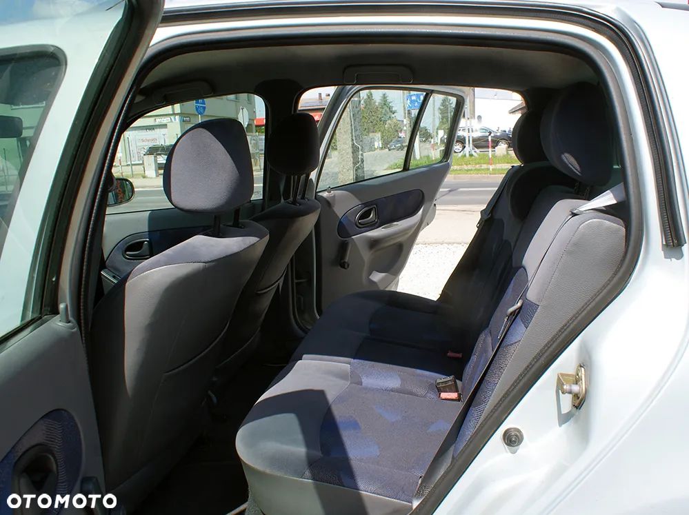 Renault Clio 1.4 RT - 18