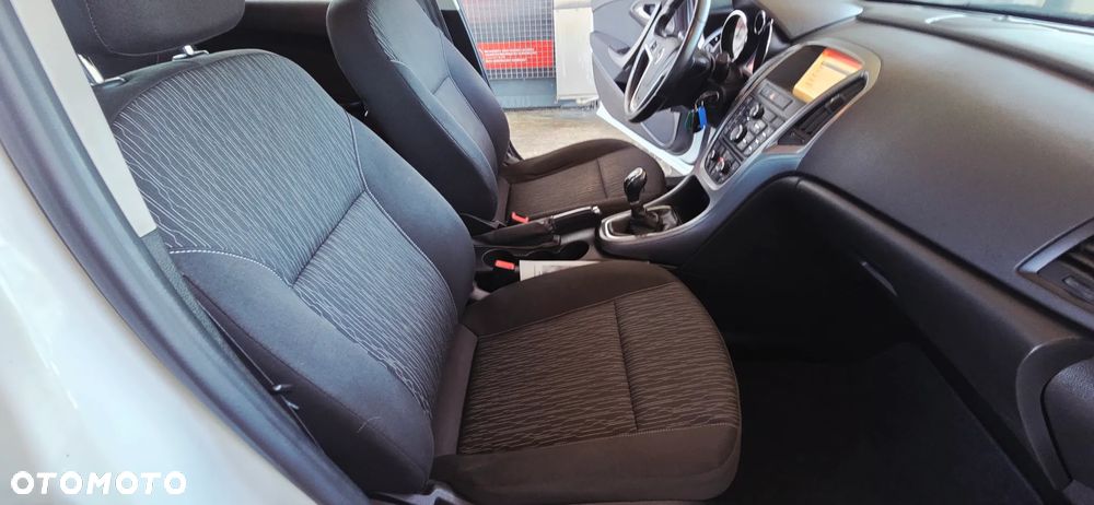 Opel Astra 1.6 Sports Tourer Design Edition - 33