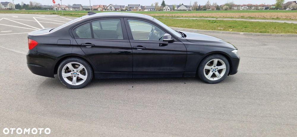 BMW Seria 3 328i Sport-Aut - 3