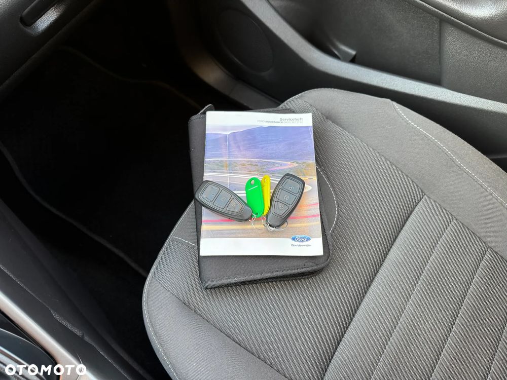 Ford Kuga 1.6 EcoBoost 2x4 Titanium - 28