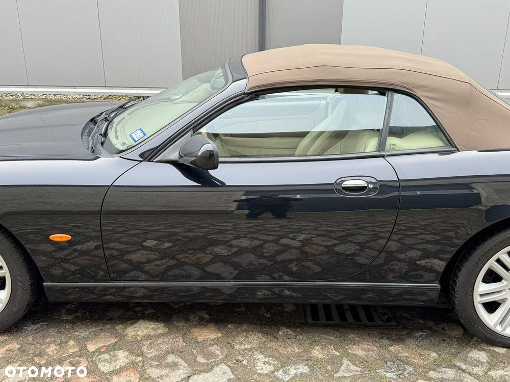 Jaguar XK8 - 13