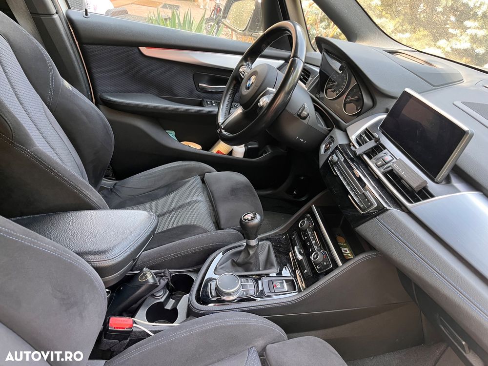 BMW Seria 2 220d M Sport - 10