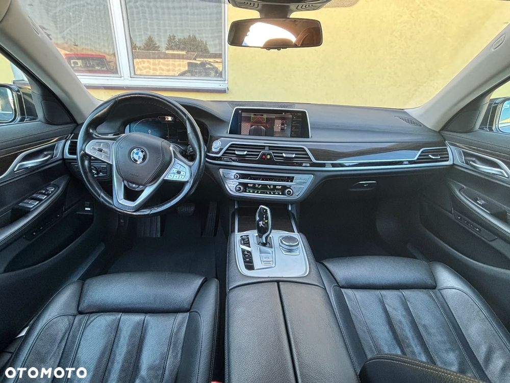 BMW Seria 7 730d xDrive - 9