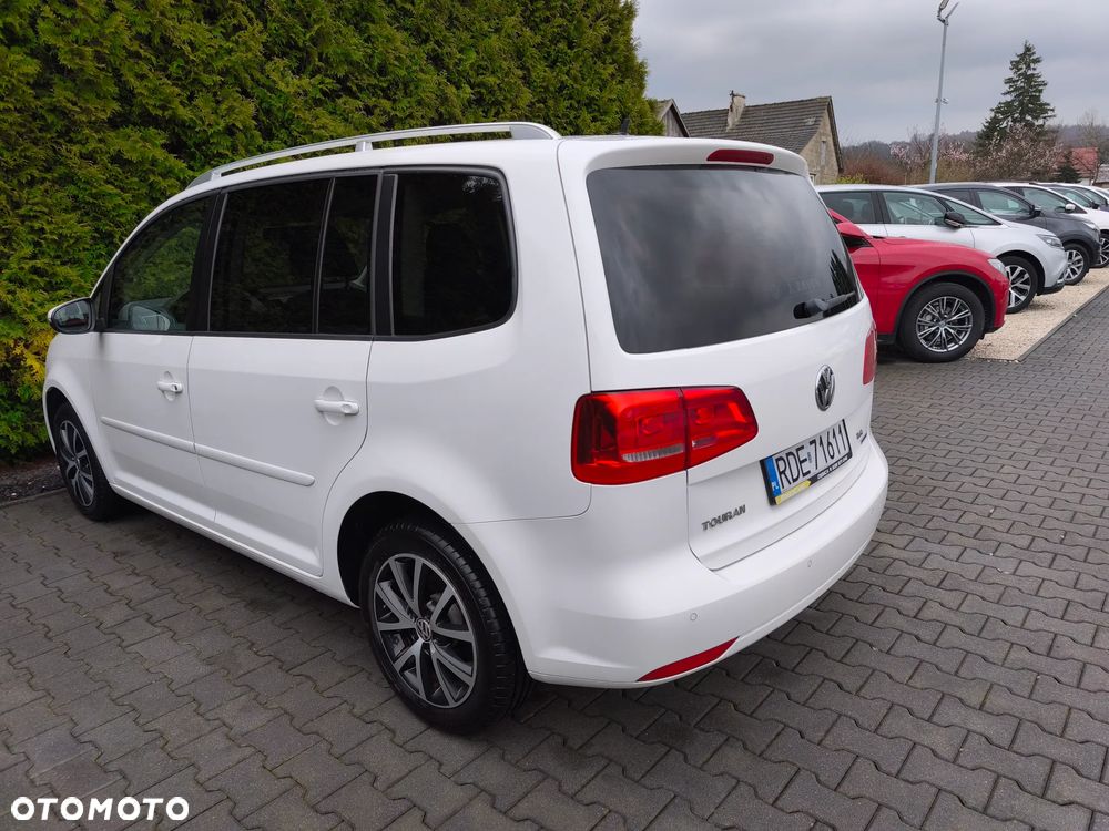 Volkswagen Touran - 8