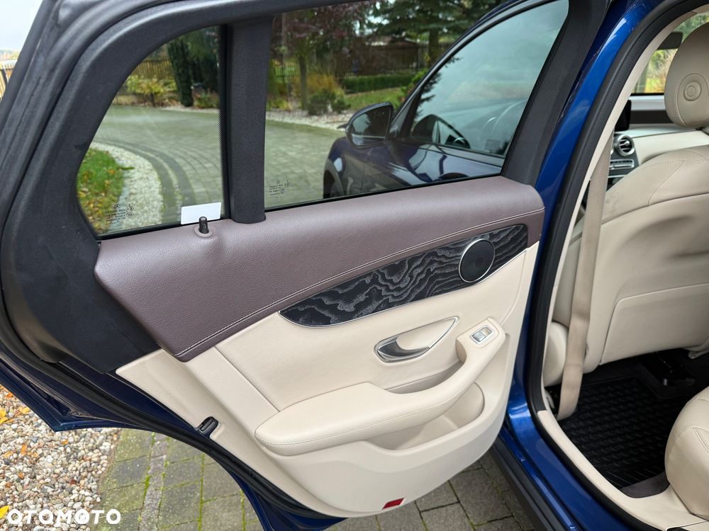 Mercedes-Benz GLC 200 d 4Matic 9G-TRONIC AMG Line - 19