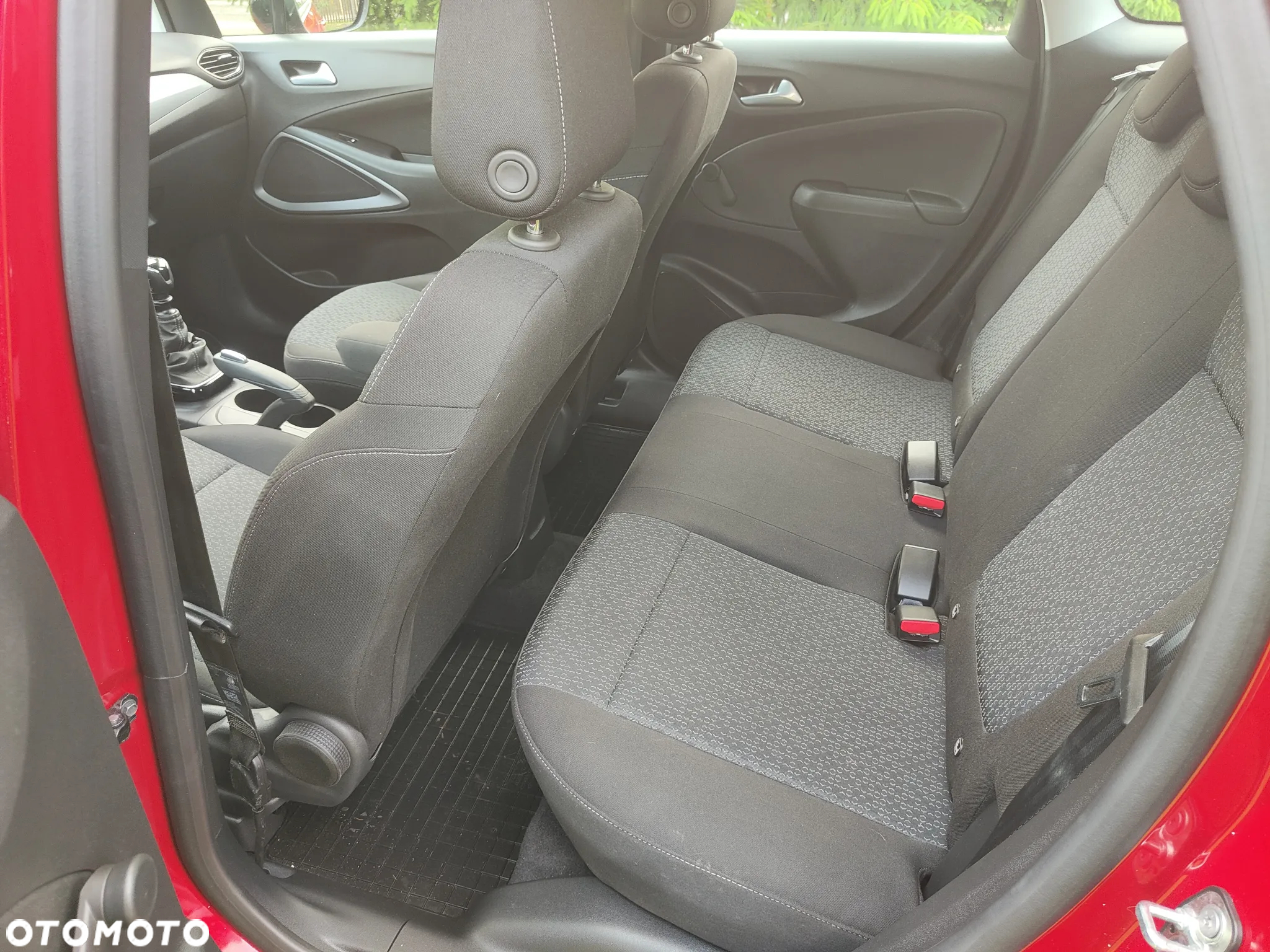 Opel Crossland X - 10