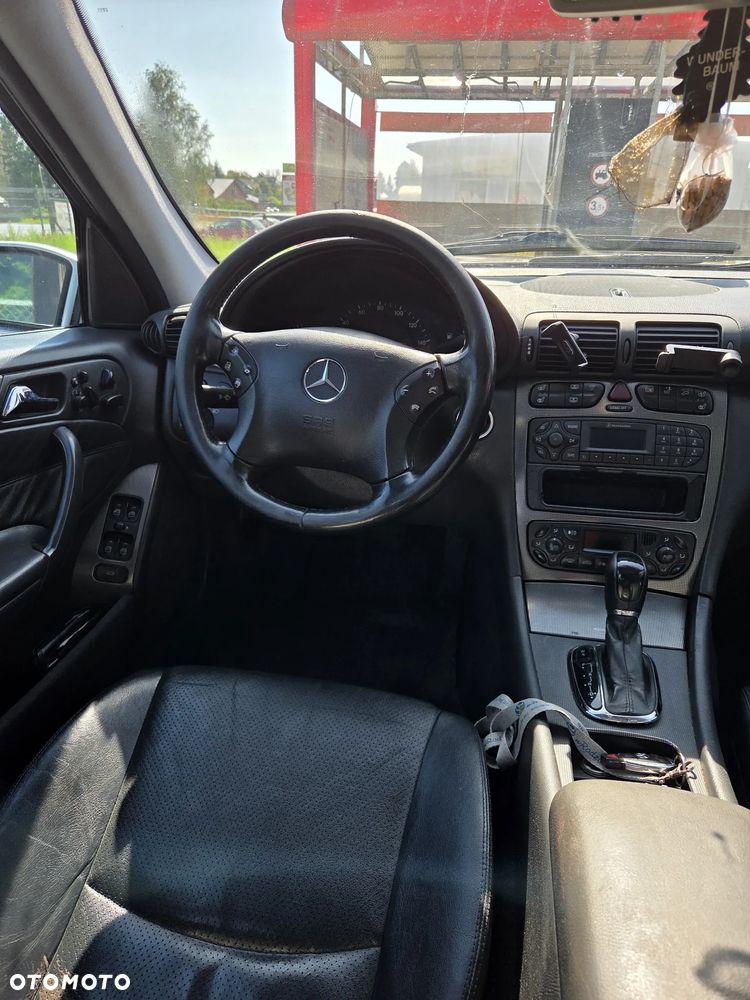 Mercedes-Benz Klasa C 320 4Matic Classic - 8
