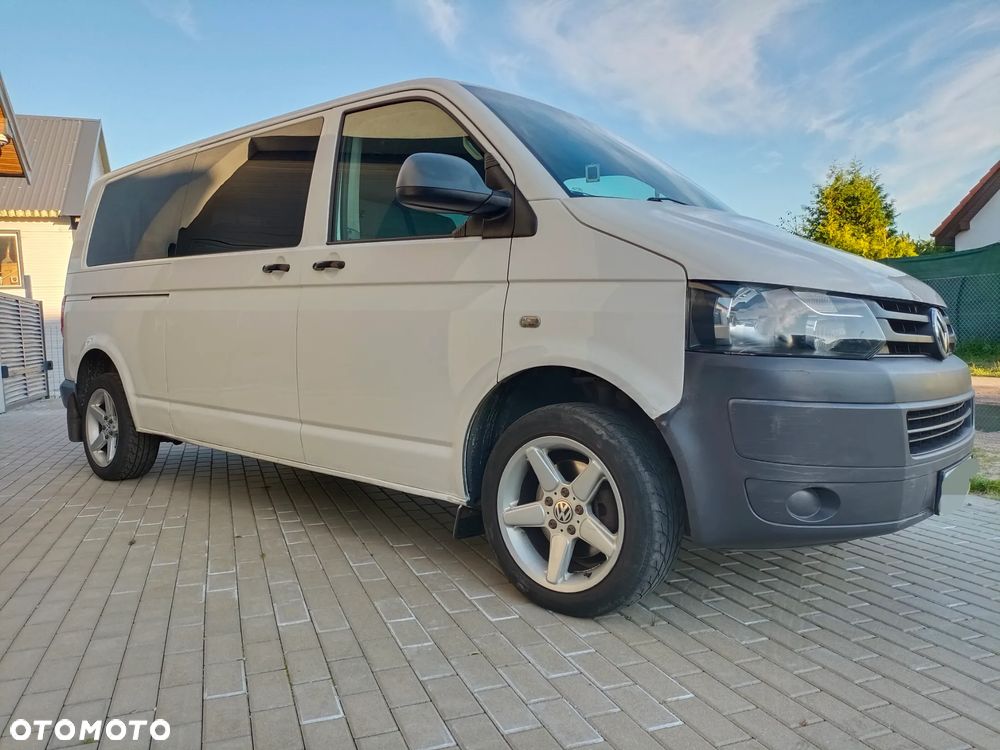 Volkswagen Caravelle - 11