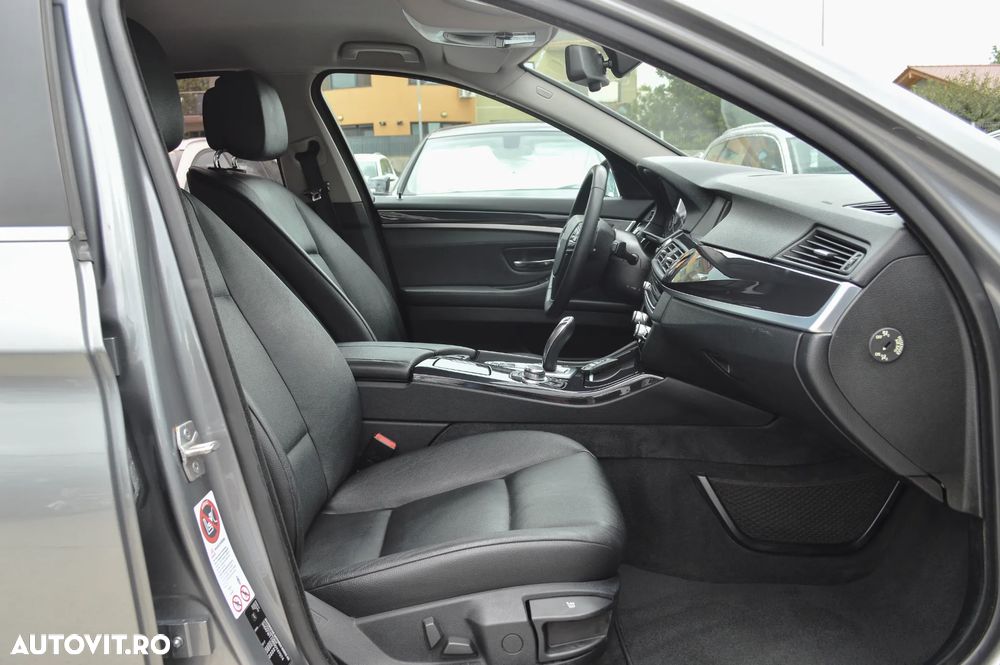 BMW Seria 5 520d Sport-Aut. - 30