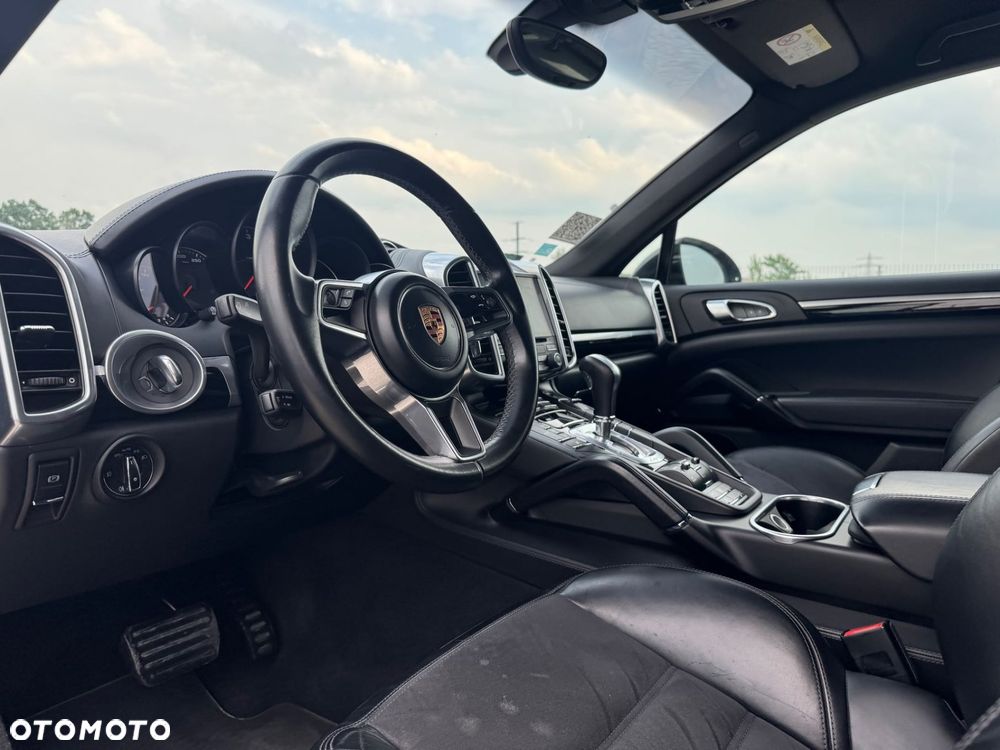 Porsche Cayenne - 10