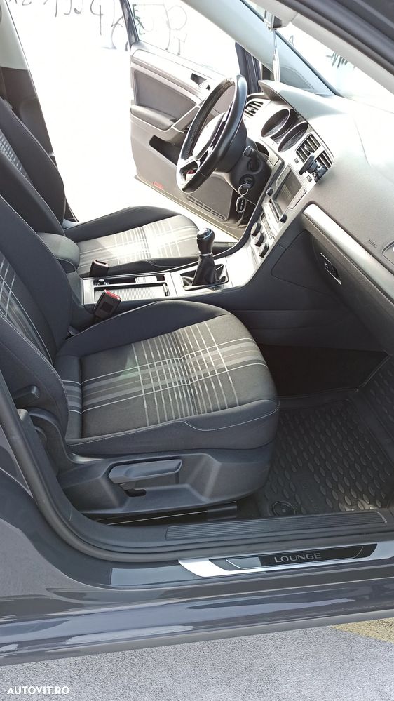 Volkswagen Golf - 6