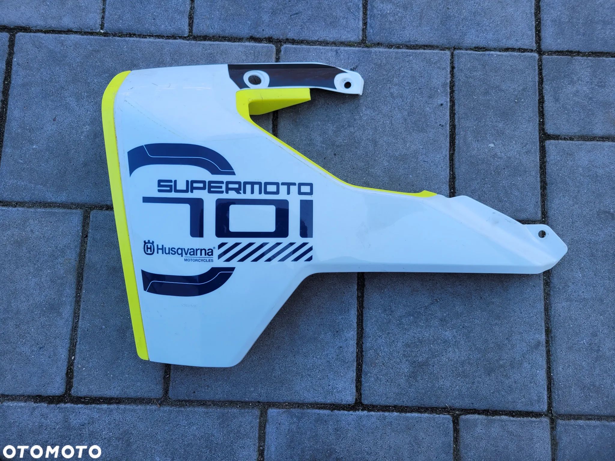 Owiewka, osłona, bok, boczek Husqvarna 701 SM - 1
