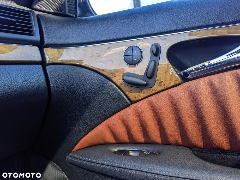 Mercedes-Benz Klasa E 300 BLUETEC Avantgarde - 23