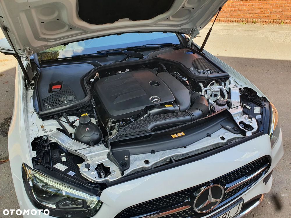 Mercedes-Benz Klasa E 300 9G-TRONIC AMG Line - 31
