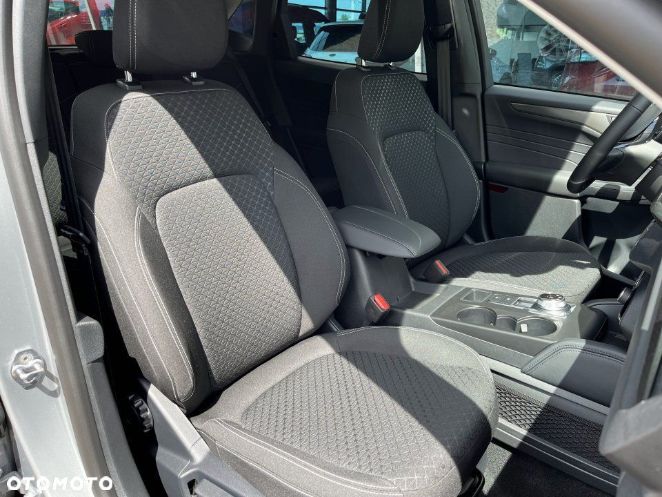 Ford Kuga - 13