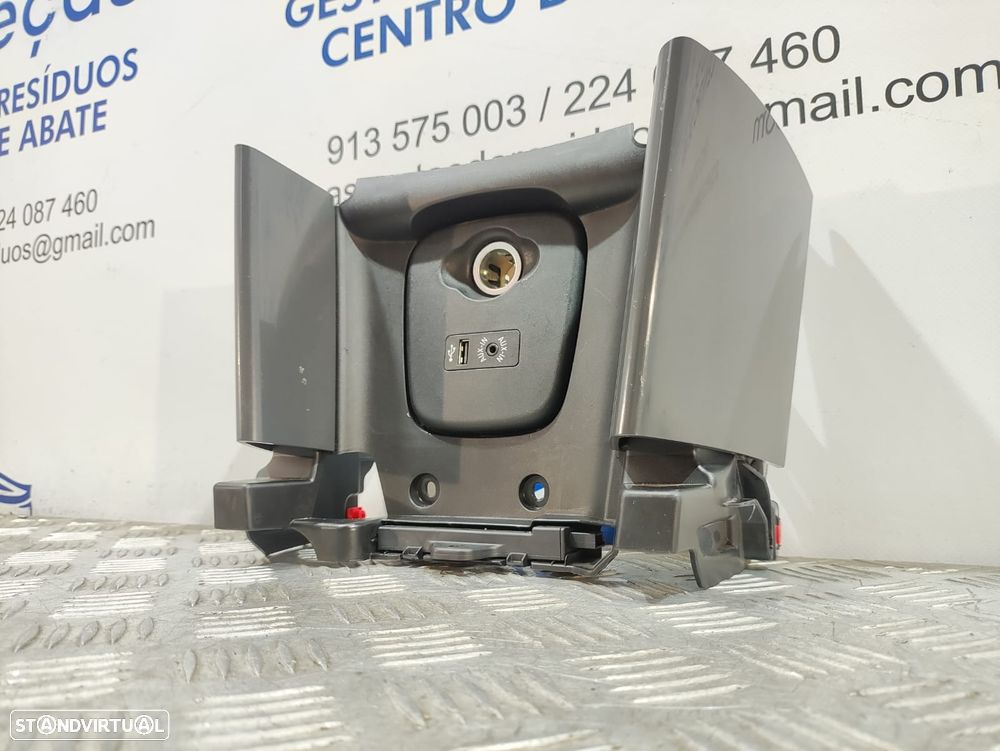 Painel Da Consola Central Entrada USB AUX Mini Cooper F56 - 4