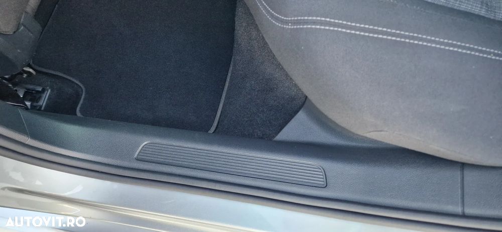 Volkswagen Passat - 13