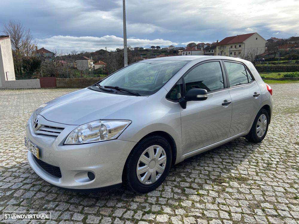 Toyota Auris 1.4 D-4D Exclusive - 1