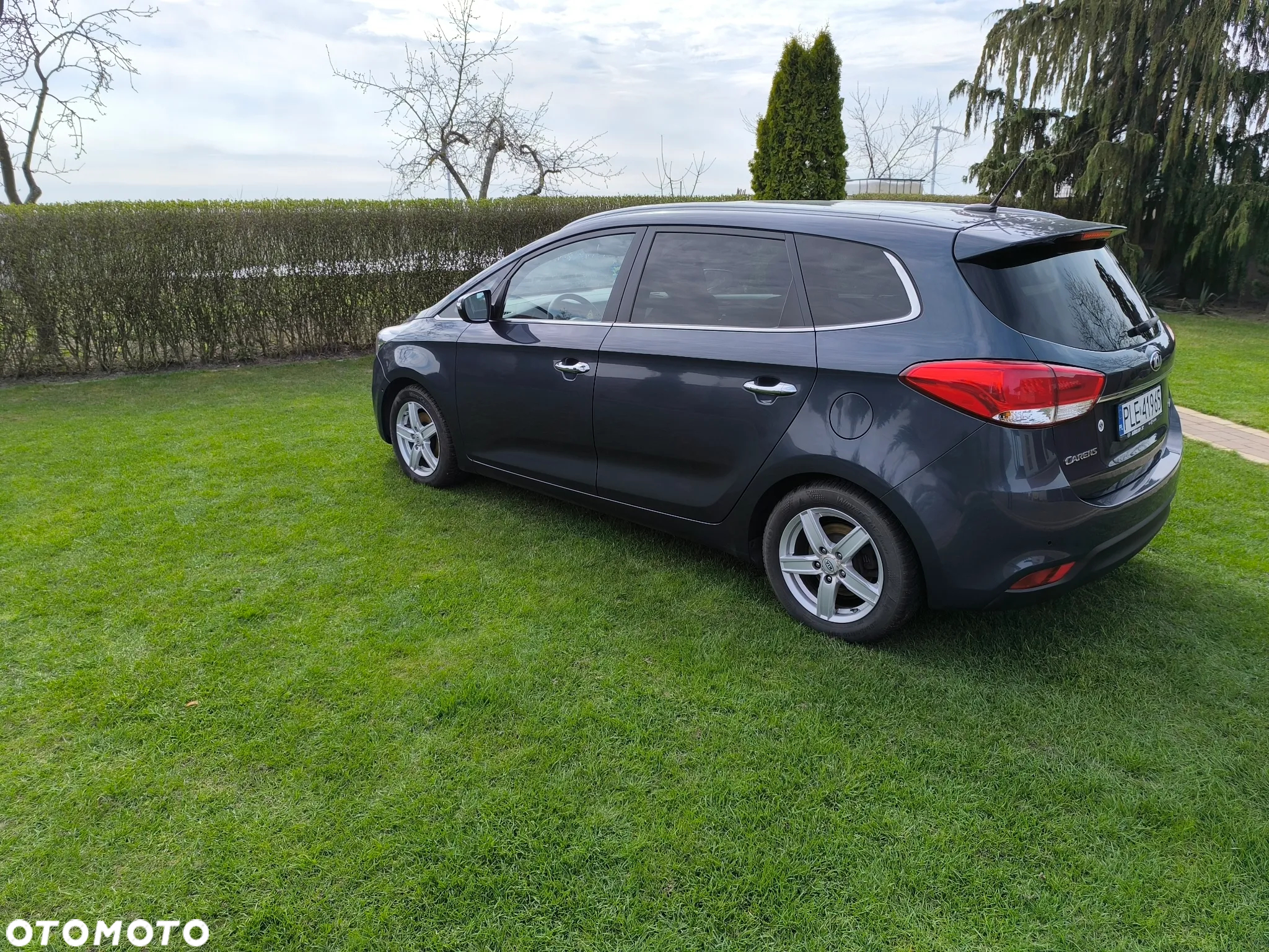 Kia Carens 1.7 CRDi L 7os - 6