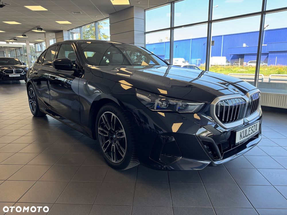 BMW Seria 5 520d xDrive - 4