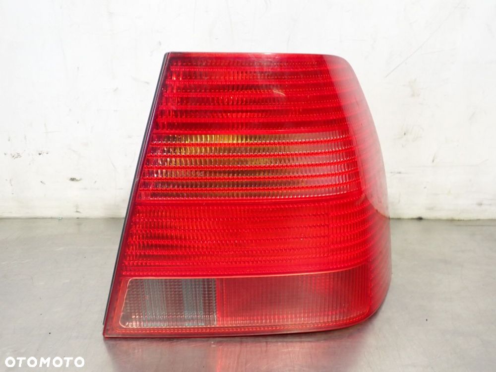 LAMPA PRAWA TYLNA VOLKSWAGEN BORA 1J5945257   1J5945096AC  1J5945112AC - 1