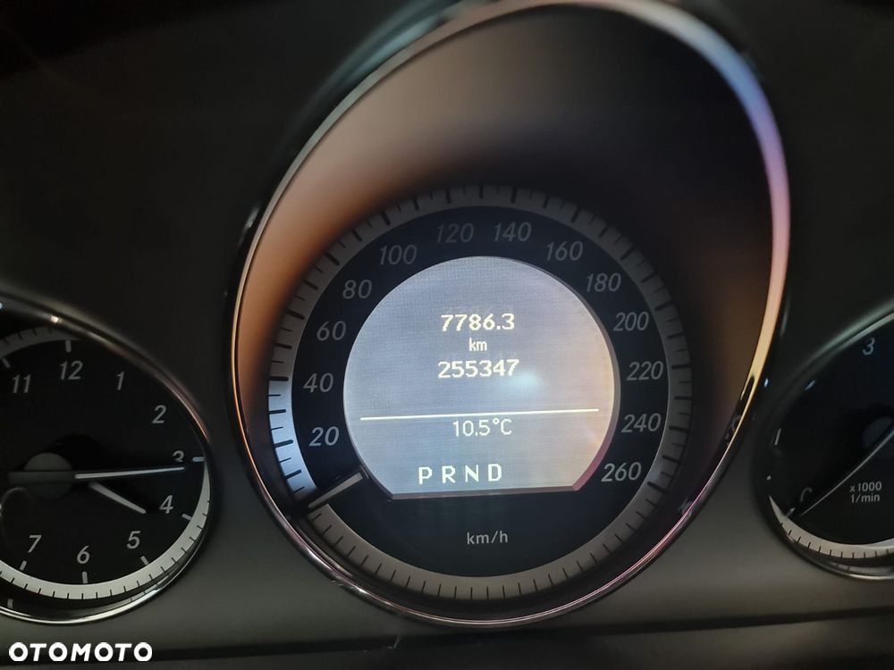 Mercedes-Benz Klasa E 350 CDI DPF BlueEFFICIENCY 7G-TRONIC Avantgarde - 10