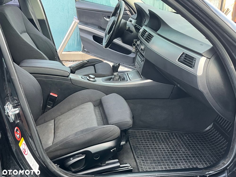 BMW Seria 3 320d - 27