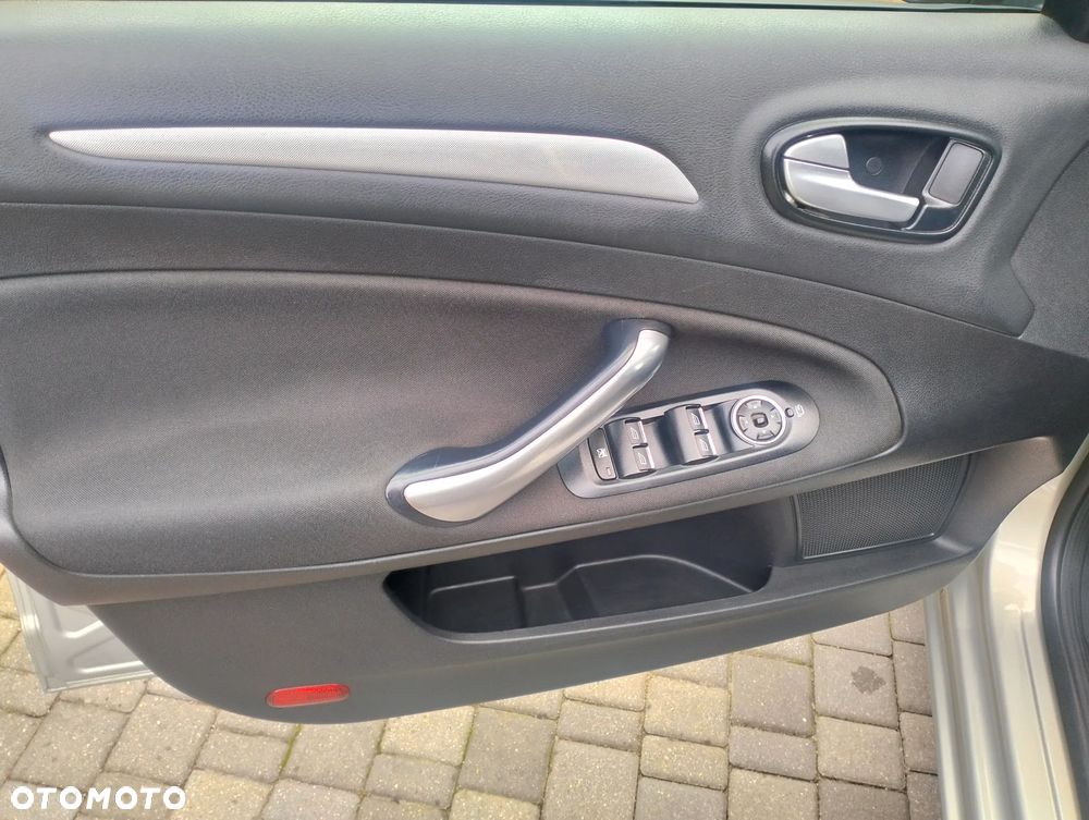 Ford Mondeo 2.0 TDCi EConetic - 16