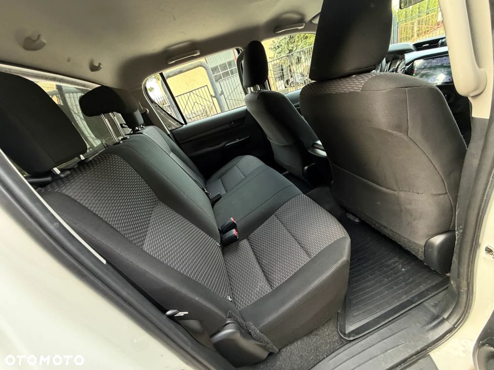Toyota Hilux 2.4 D-4D Double Cab DLX 4x4 - 30