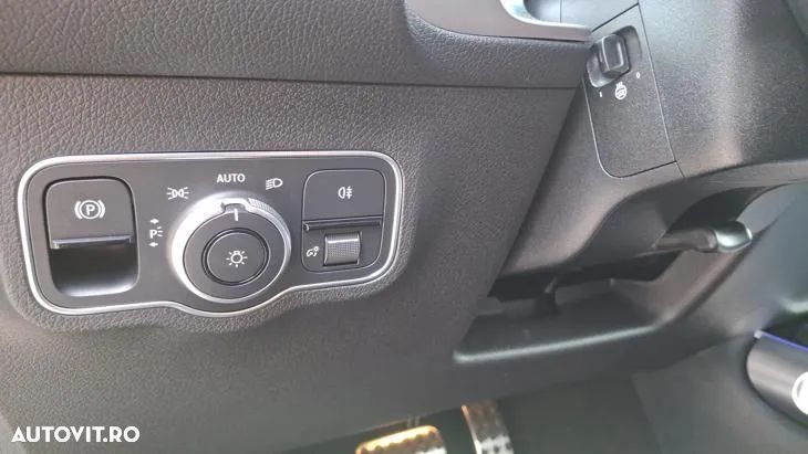 Mercedes-Benz GLB 250 4Matic 8G-DCT AMG Line Advanced Plus - 17