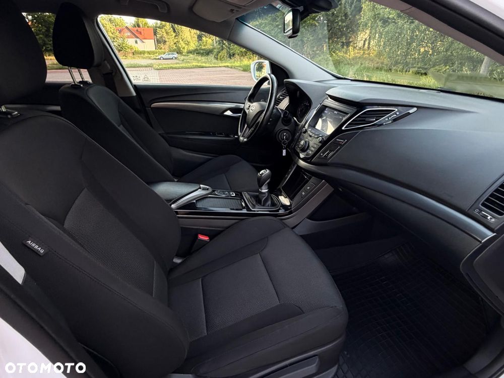Hyundai i40 Kombi 1.6 Trend - 34