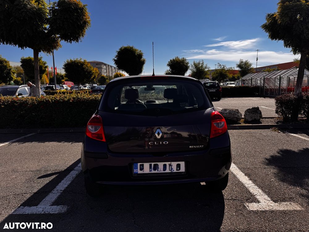 Renault Clio - 6