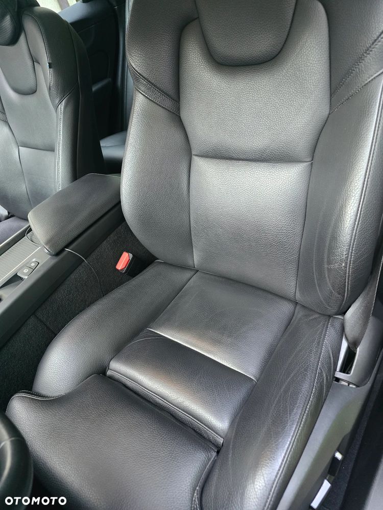Volvo XC 60 D4 Momentum Pro - 33