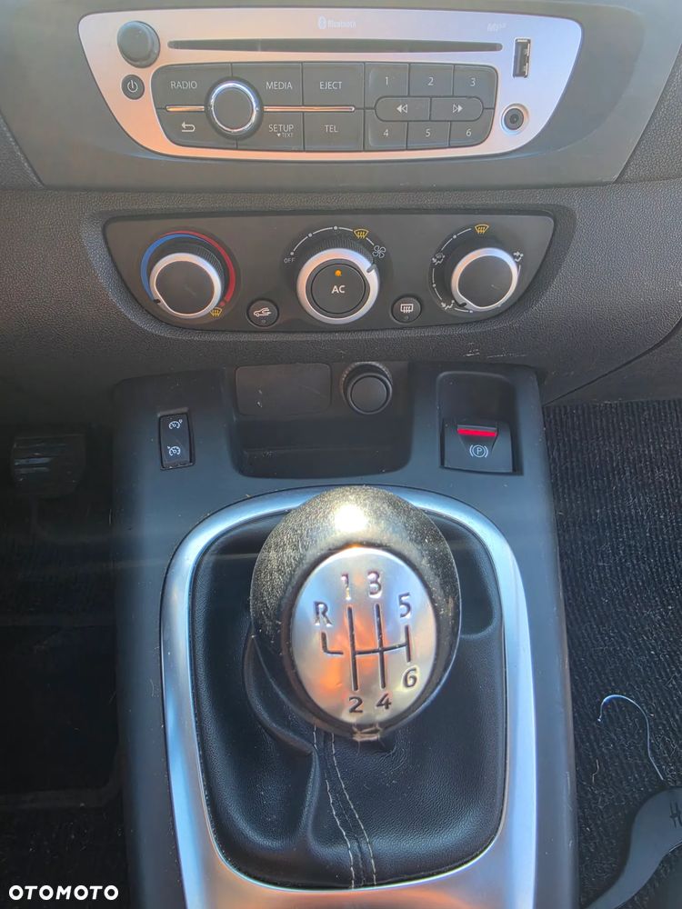 Renault Scenic ENERGY TCe 115 Bose Edition - 14