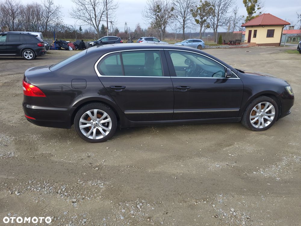 Skoda Superb 1.8 TSI DSG Exclusive - 5