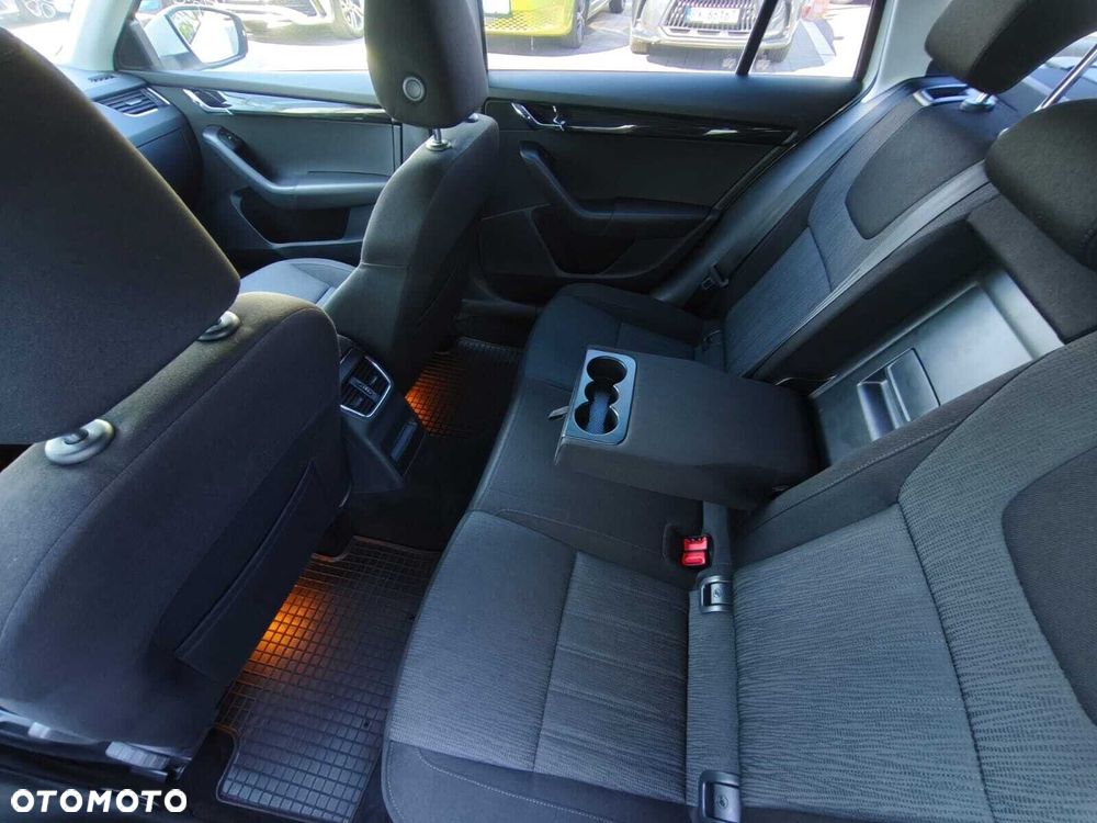 Skoda Octavia 2.0 TDI 4x4 Style DSG - 18