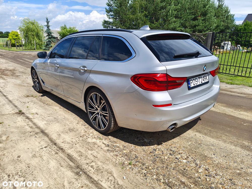 BMW Seria 5 530d xDrive Sport Line - 7