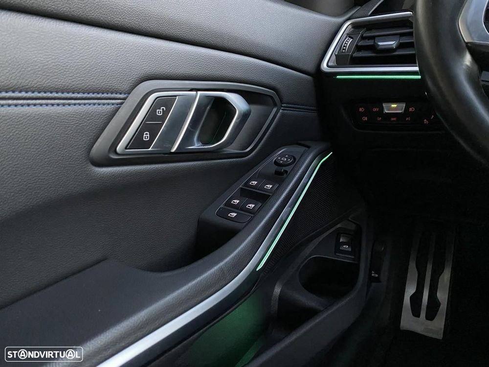 BMW 320 d Pack Desportivo M Auto - 46